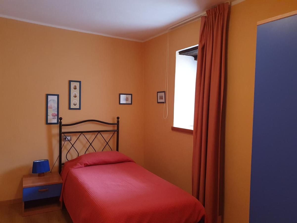 Appartamenti Vacanze E Camere Roccetta Fiorita Pettenasco Room photo