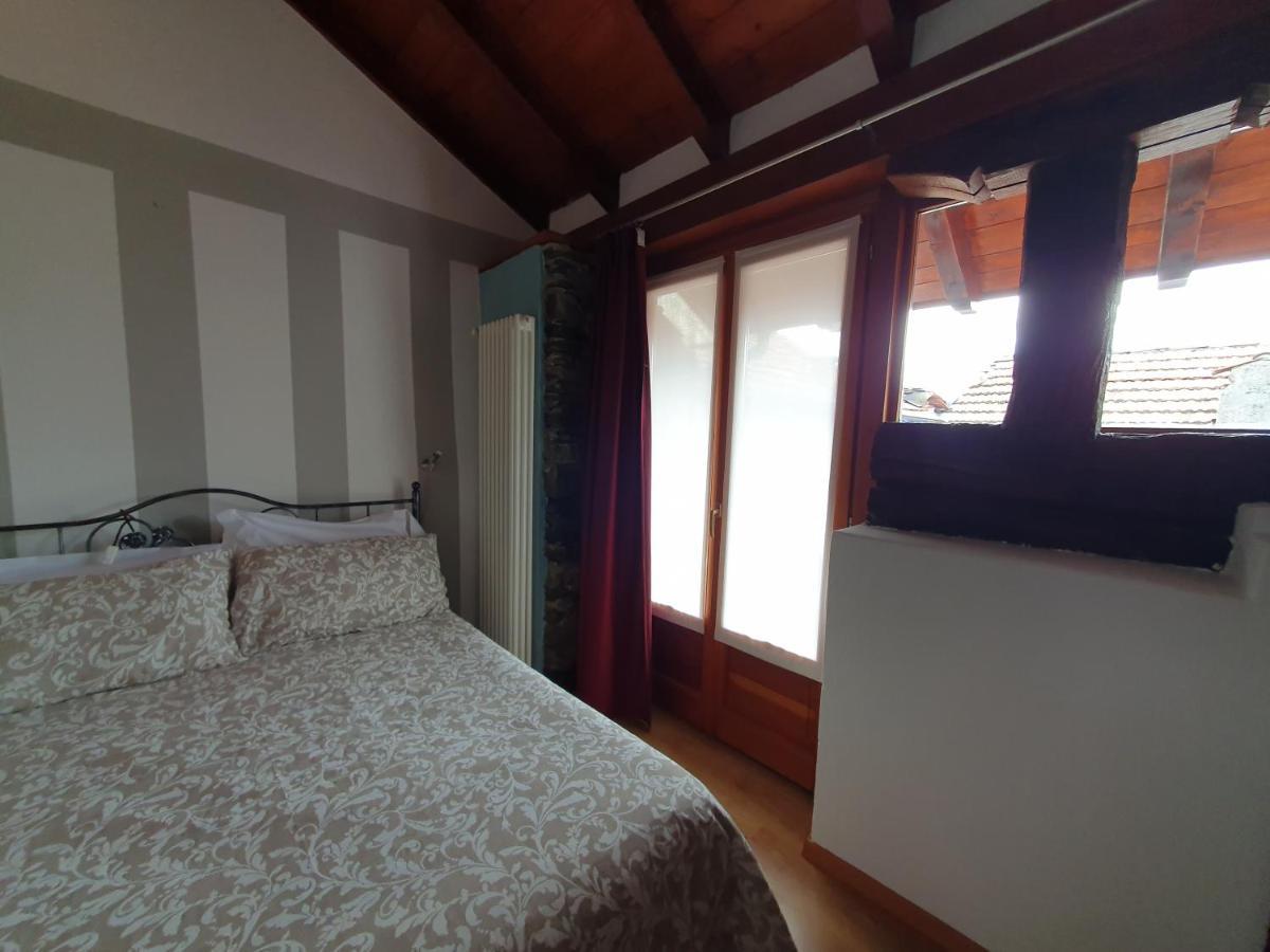 Appartamenti Vacanze E Camere Roccetta Fiorita Pettenasco Exterior photo