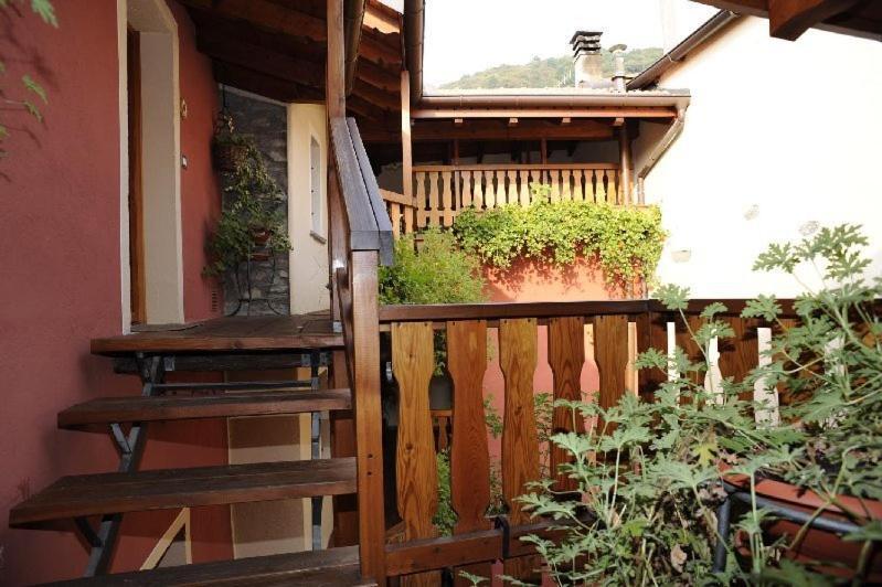 Appartamenti Vacanze E Camere Roccetta Fiorita Pettenasco Room photo